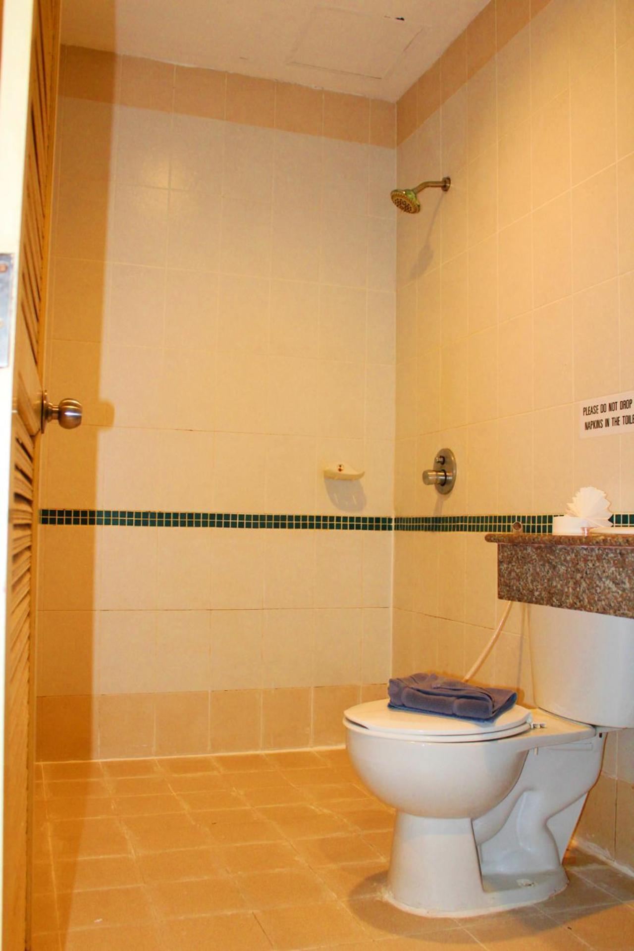 Hollywood Inn Hotel Patong Zewnętrze zdjęcie