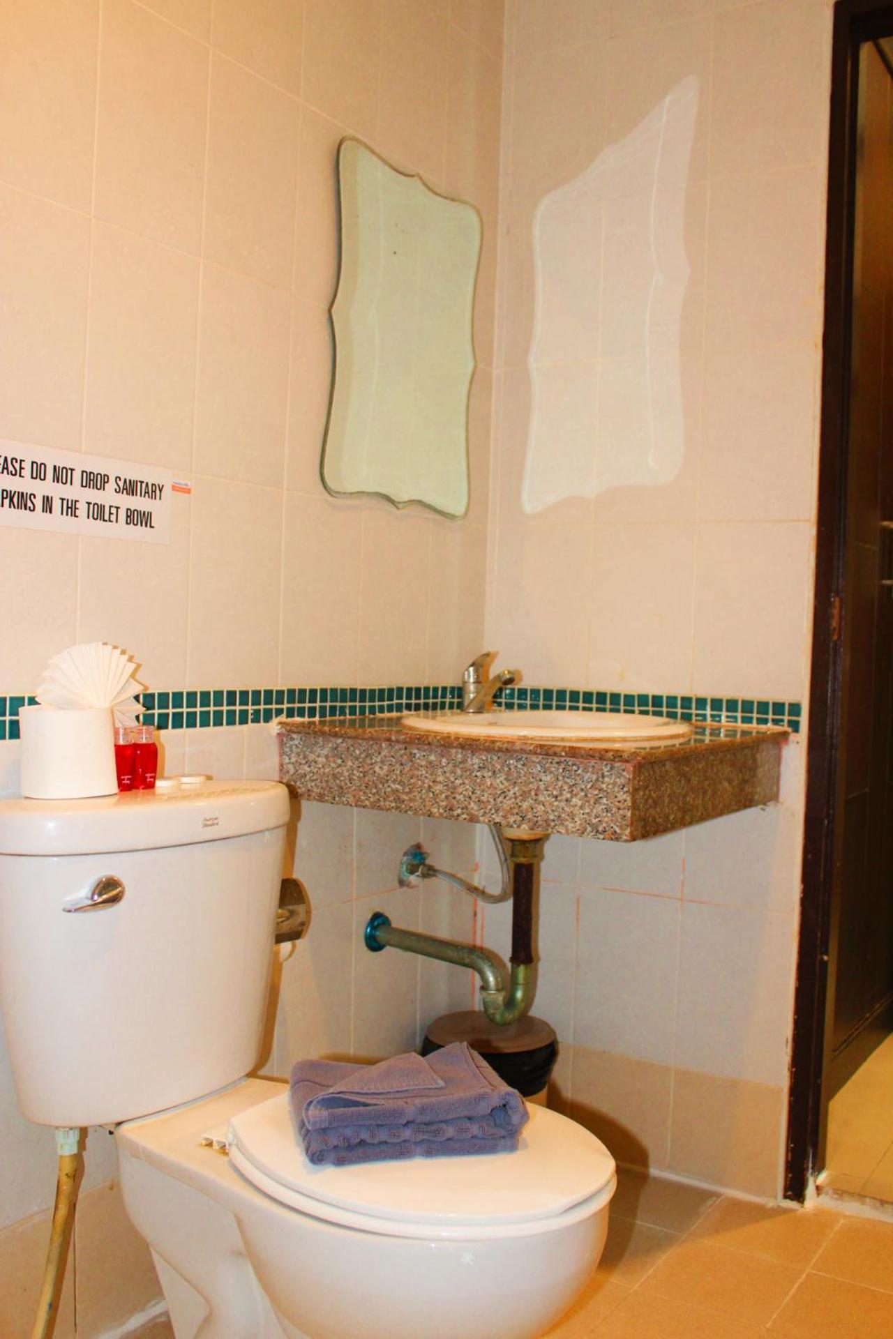 Hollywood Inn Hotel Patong Zewnętrze zdjęcie