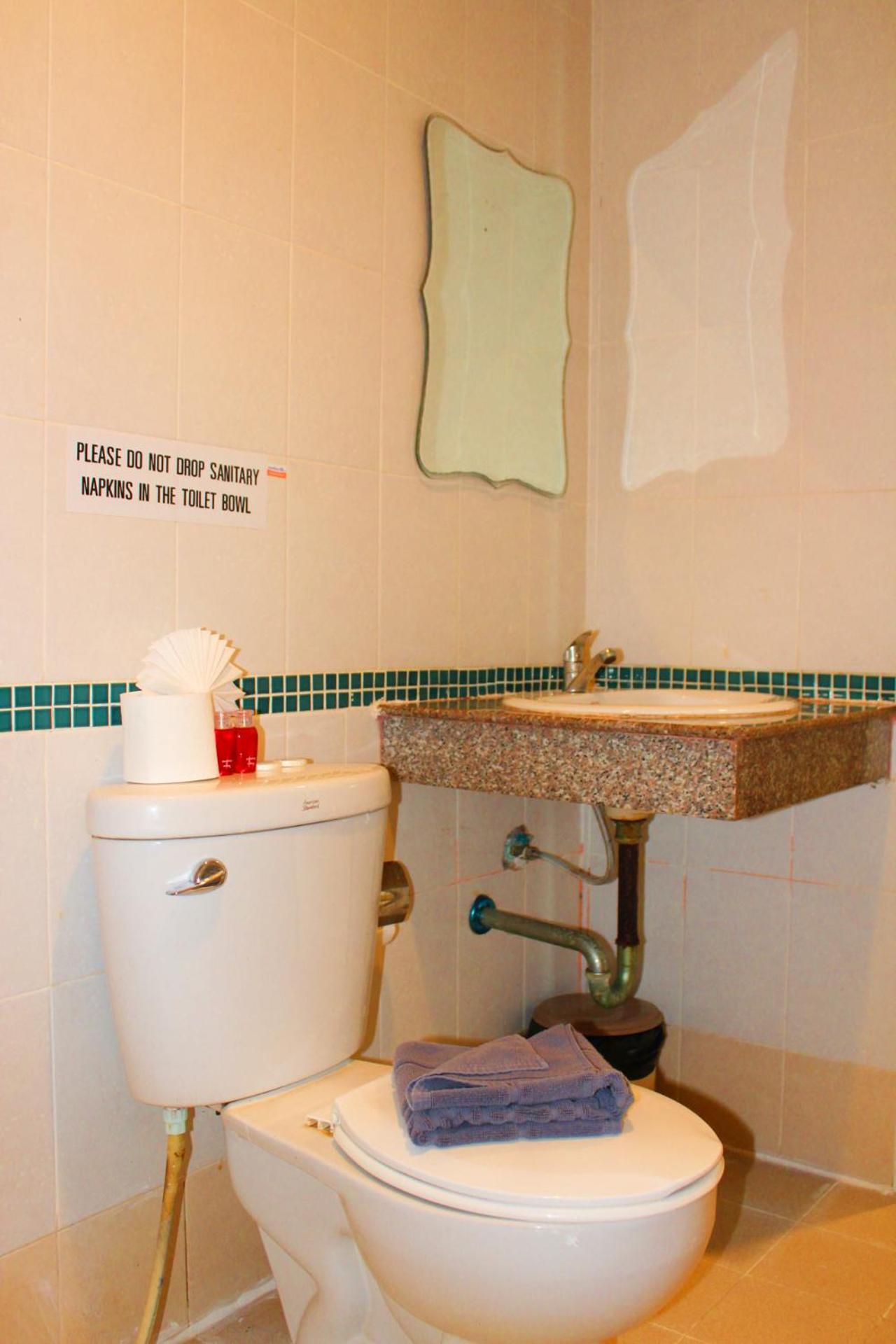 Hollywood Inn Hotel Patong Zewnętrze zdjęcie