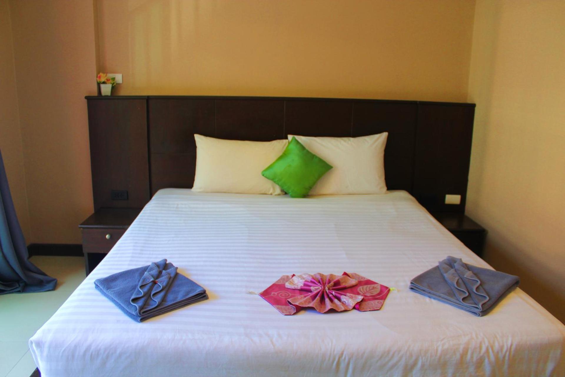 Hollywood Inn Hotel Patong Zewnętrze zdjęcie