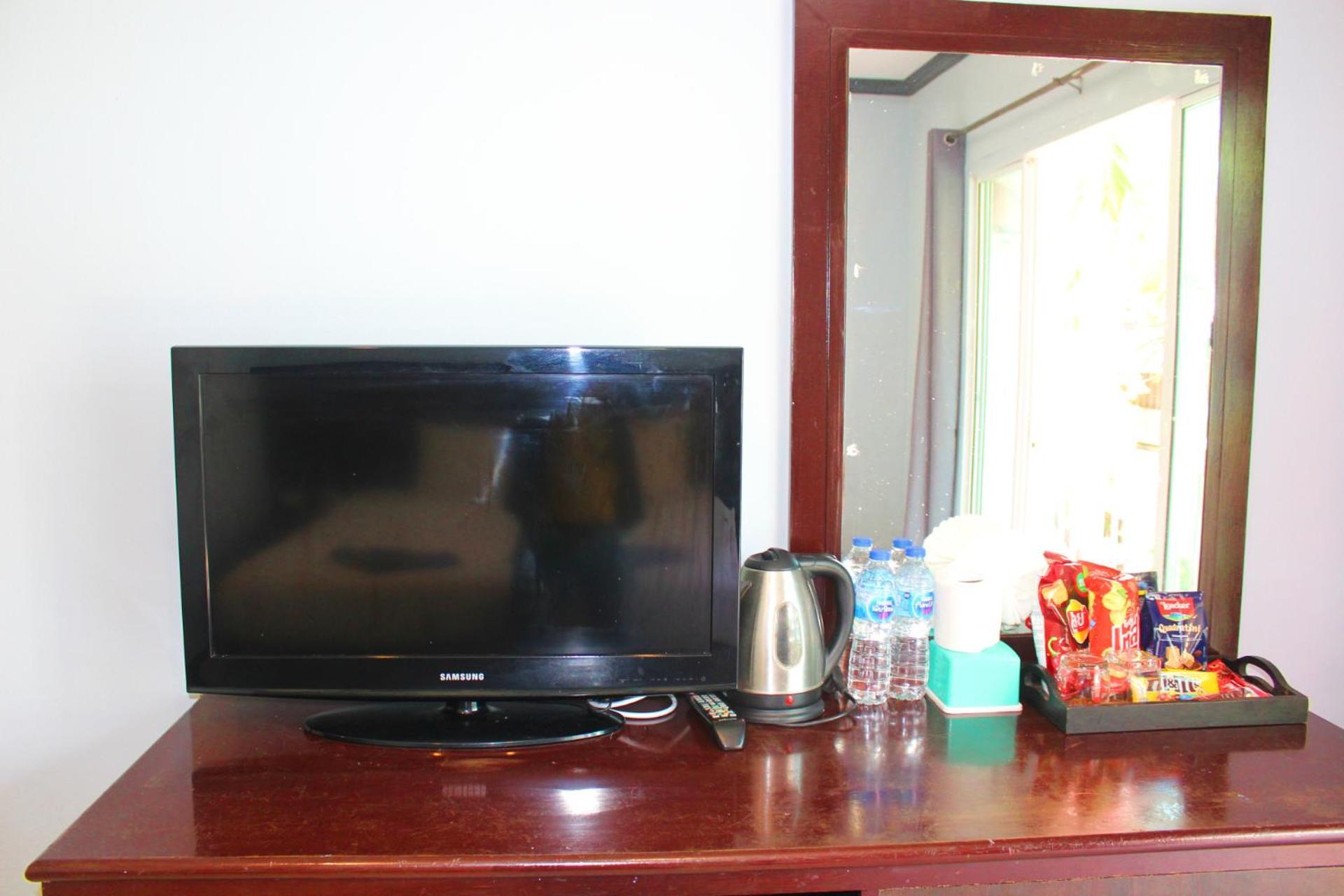 Hollywood Inn Hotel Patong Zewnętrze zdjęcie