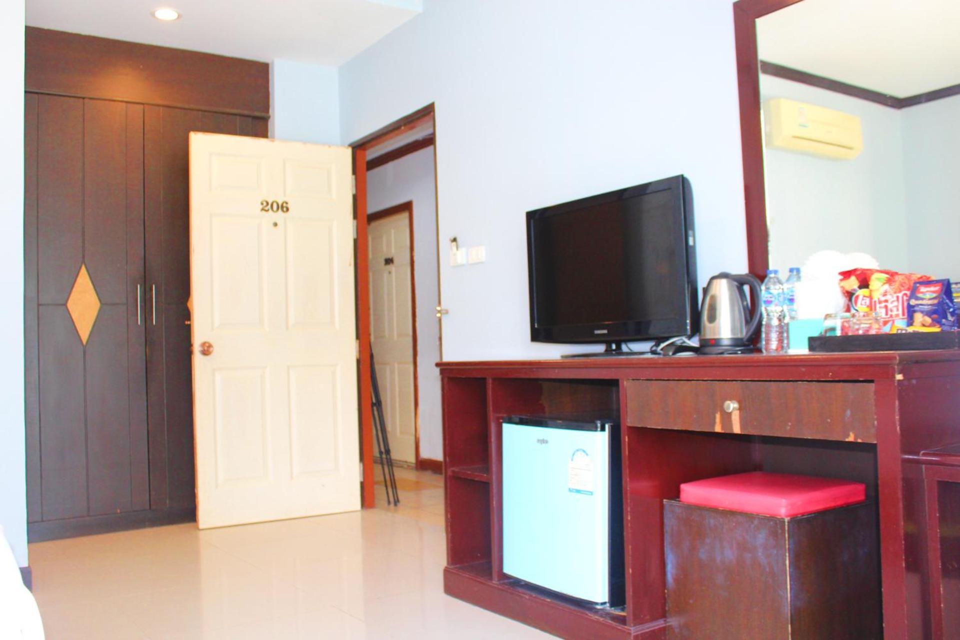 Hollywood Inn Hotel Patong Zewnętrze zdjęcie