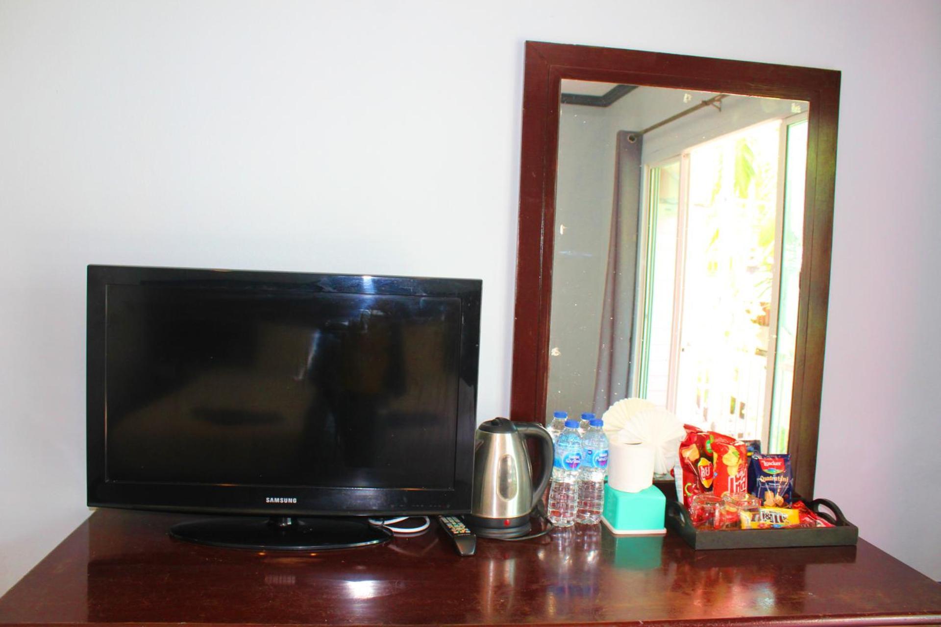 Hollywood Inn Hotel Patong Zewnętrze zdjęcie