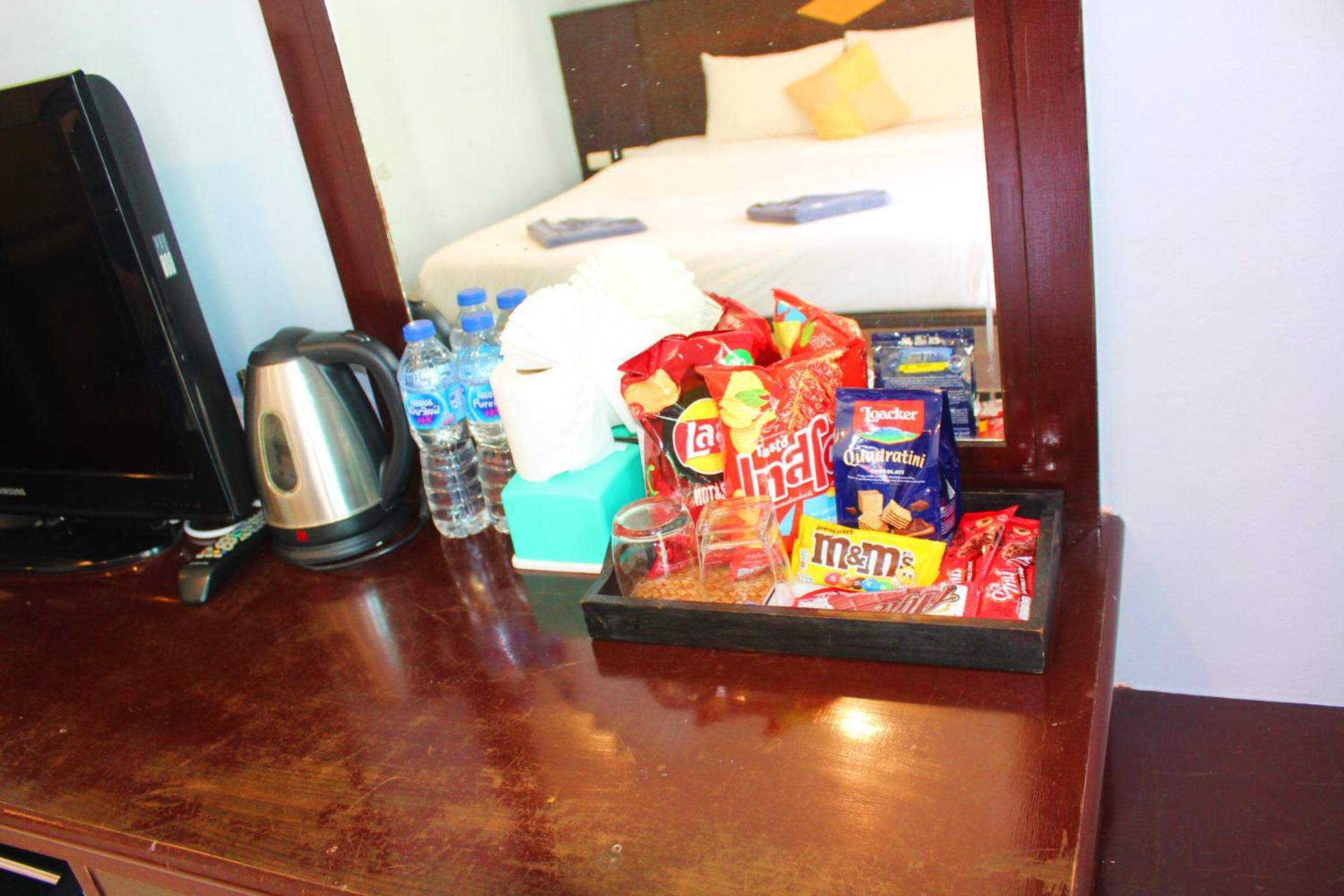 Hollywood Inn Hotel Patong Zewnętrze zdjęcie